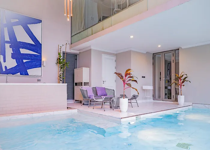 Sukhumvit-thonglor Luxury Pool Club 5 Mins To Bts 素坤逸-通羅 豪華會所泳池別墅 5分鐘到達地鐵 * 방콕