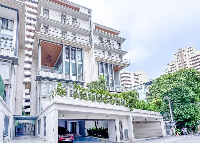 Sukhumvit-thonglor Luxury Pool Club 5 Mins To Bts 素坤逸-通羅 豪華會所泳池別墅 5分鐘到達地鐵 * 방콕