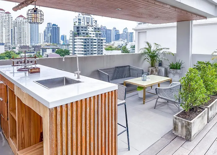 Sukhumvit-thonglor Luxury Pool Club 5 Mins To Bts 素坤逸-通羅 豪華會所泳池別墅 5分鐘到達地鐵 *